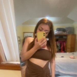 Meet your Posher, Elizabeth rocio